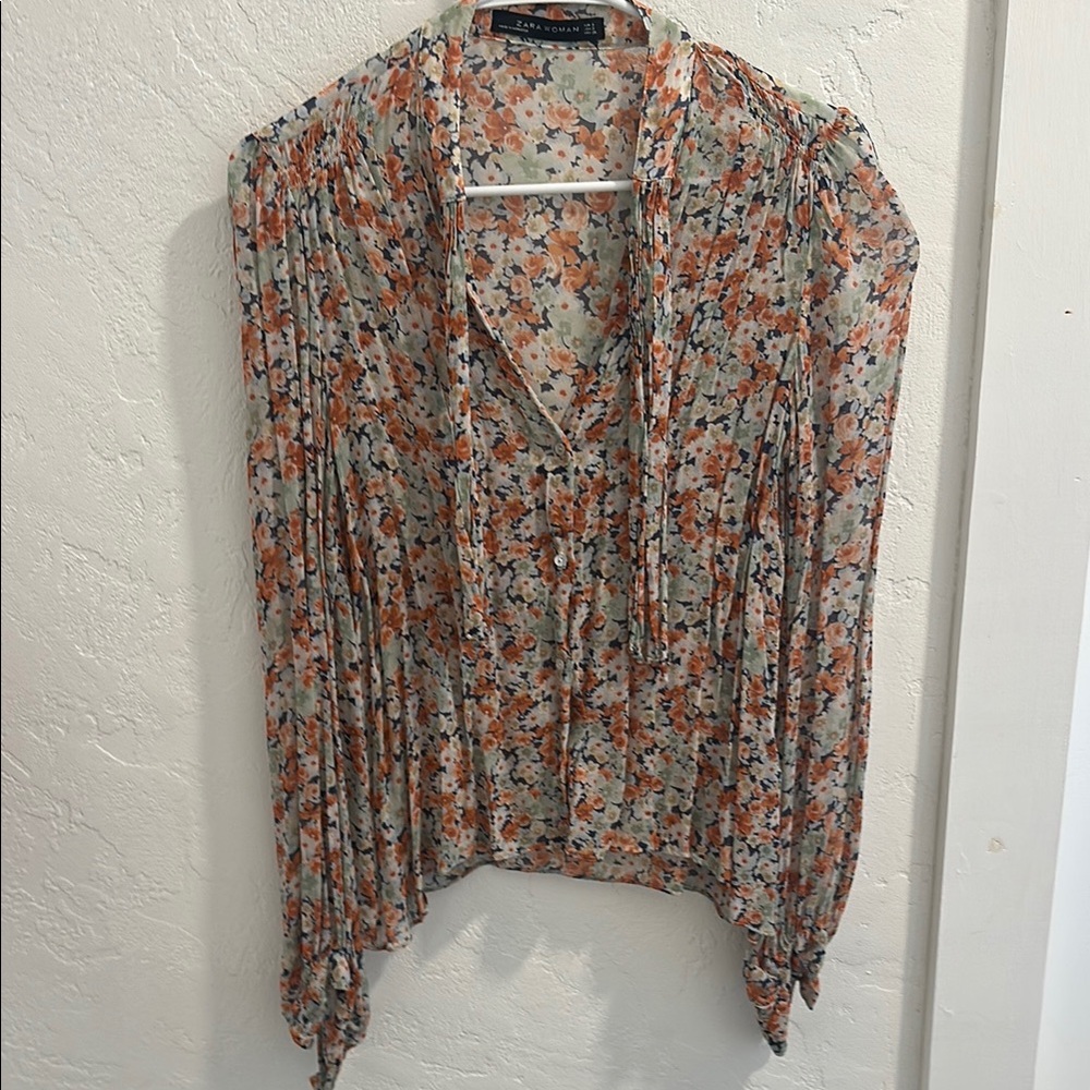 Zara floral button down Pleated Tie Front Blouse